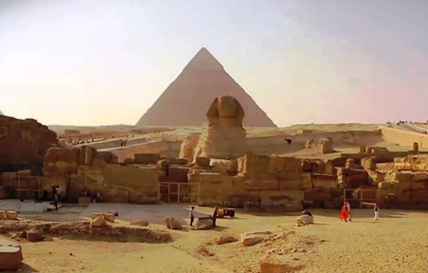 In a June 10th video, an 'Islamic State of Iraq and the Levant' element threatens to destroy the Pyramids of Giza. [Waleed Abu al-Khair/Al-Shorfa]