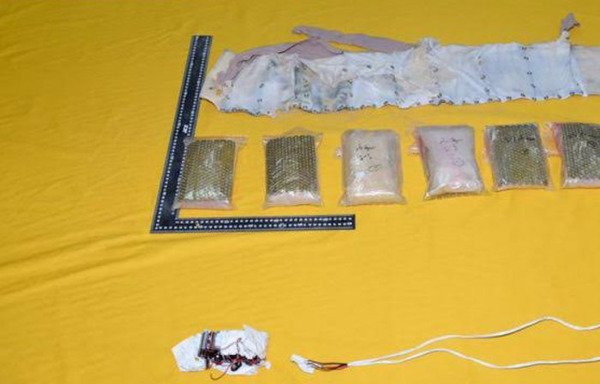 Saudi forces display ammunition and explosives 'Islamic State of Iraq and the Levant' elements intended to use to carry out attack on a restaurant in Qatif district. [Photo courtesy of Saudi News Agency]