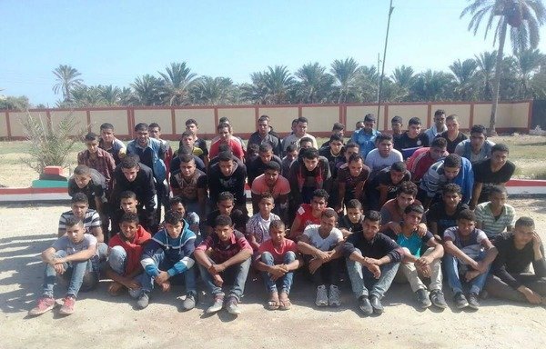 أوقفت السلطات المصرية 79 شابا في أبو قير وهم يحاولون مغادرة البلاد بطريقة غير شرعية عبر البحر المتوسط في أواخر أيلول/سبتمبر. [حقوق الصورة للقوات المسلحة المصرية]