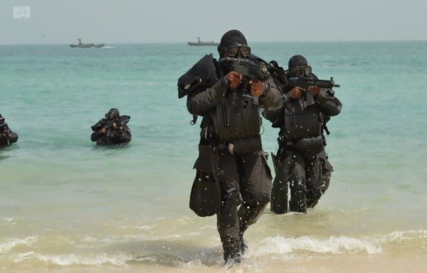 Saudi security forces take part in 'Gulf Shield 1' manoeuvers in the Sea of Oman which were launched on October 4th. [Photo courtesy of the Saudi Press Agency]