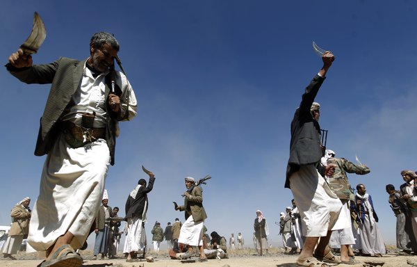 Iran-backed Houthis take part in a gathering to mobilise more fighters into several battlefronts on November 1, 2016, on the outskirts of the capital Sanaa. [Mohammed Huwais/AFP]