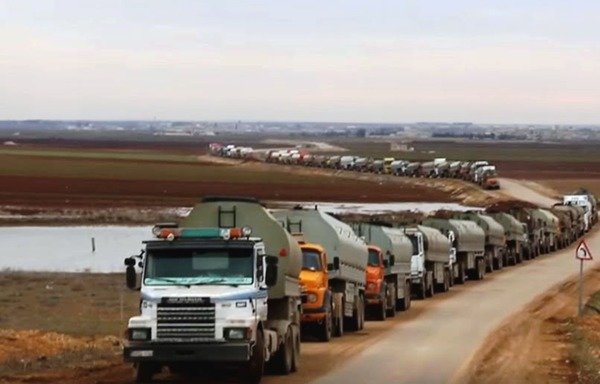 A convoy of oil tankers operated by the 'Islamic State of Iraq and the Levant' was halted by opposition factions near Marea in Syria's Aleppo province last January. [Photo courtesy of Azzam al-Hussein]