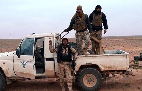 يحارب جيش مغاوير الثورة ʼالدولة الإسلامية في العراق والشامʻ في منطقة البادية السورية. [حقوق الصورة لجيش مغاوير الثورة]