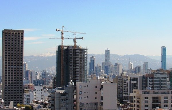 The Lebanese cabinet recently approved a draft budget for 2017, which is expected to pave the way for new investment, including construction activity, seen here in Beirut. [Junaid Salman/Al-Mashareq]