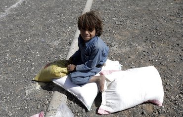 بنك الطعام في اليمن يوفر الغذاء للمحتاجين