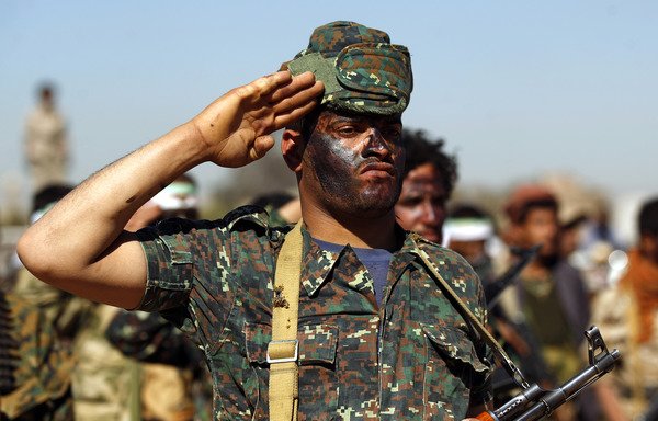 Newly recruited Houthi fighters take part in a gathering in Sanaa on January 3rd to mobilise more fighters to battlefronts in several Yemeni cities. [Mohammed Huwais/AFP]