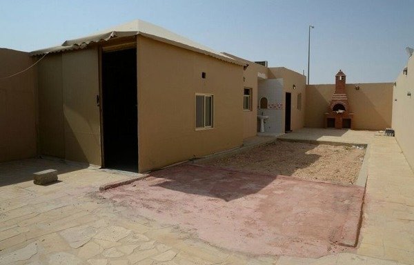 Saudi forces arrested four 'Islamic State of Iraq and Syria' cell members inside this safe house in northern Riyadh, where they had allegedly sheltered and trained. [Photo courtesy of the Saudi Press Agency]