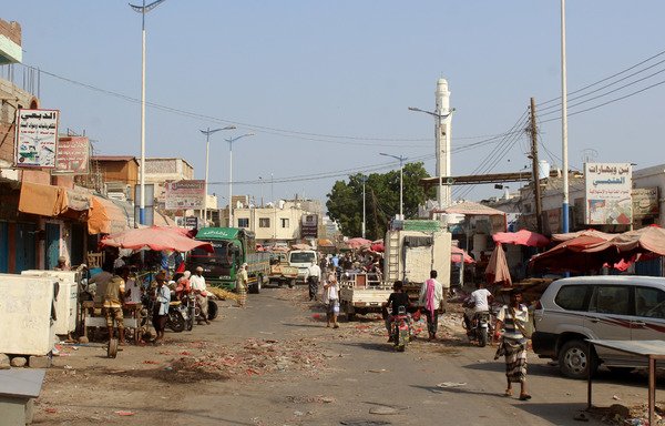 A picture shows Zinjibar, the capital of Yemen's southern province of Abyan, on August 15th, 2016, a day after Yemeni government forces entered the city, recapturing it from al-Qaeda elements. [Ahmad al-Obaidi/AFP]
