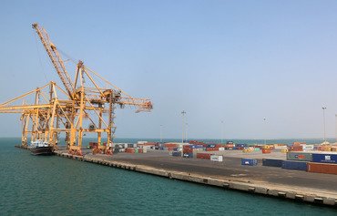 التحالف يعيد فتح مطار صنعاء وميناء الحديدة للمساعدات