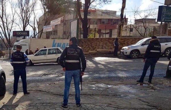 عملیات تهاجمی پرسنل اداره کل امنیت کشوری لبنان در این کشور. این اداره سال 2017 را با دستگیری چند تن از افراد مهم، به پایان رساند.[عکس با کسب اجازه از اداره کل امنیت کشوری]