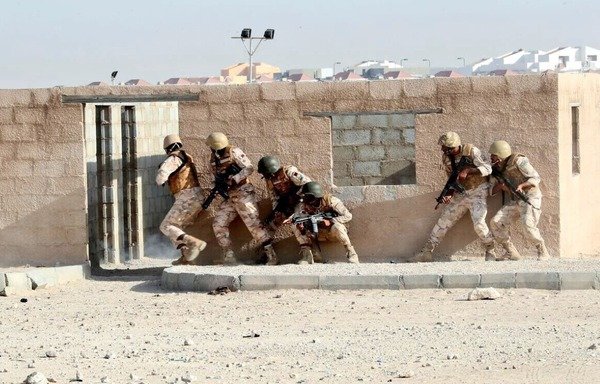 Qatari and US forces conduct joint special forces training in Qatar. [Photo courtesy of the Qatar Ministry of Defence]