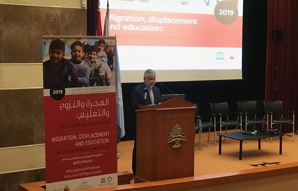 مدير اليونسكو في مكتب بيروت حمد الهمامي يلقي كلمة بمناسبة إطلاق التقرير العالمي لرصد التعليم للعام 2019 في 26 تشرين الثاني/نوفمبر في بيروت. [نهاد طوباليان/المشارق]
