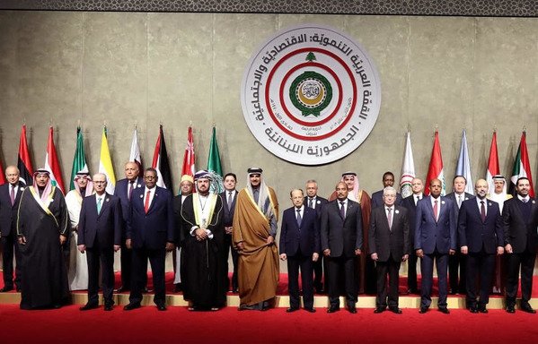 ممثلون من 20 بلدا يحضرون القمة العربية التنموية الاقتصادية والاجتماعية الرابعة في بيروت التي عقدت في 20 كانون الثاني/يناير. [حقوق الصورة للوكالة الوطنية للإعلام]