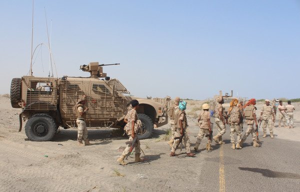 Yemeni forces prepare to head to the Abyan provincial capital of Zinjibar to launch an offensive to recapture the town from al-Qaeda in this file photo from August 14th, 2016. Security forces continue to battle al-Qaeda remnants in the province. [Saleh al-Obeidi/AFP] 