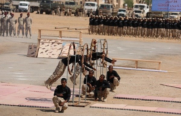 Yemeni forces demonstrate their skills in a military parade in the Hadramaut provincial capital of al-Mukalla on April 24th. [Photo courtesy of 2nd Military Zone]