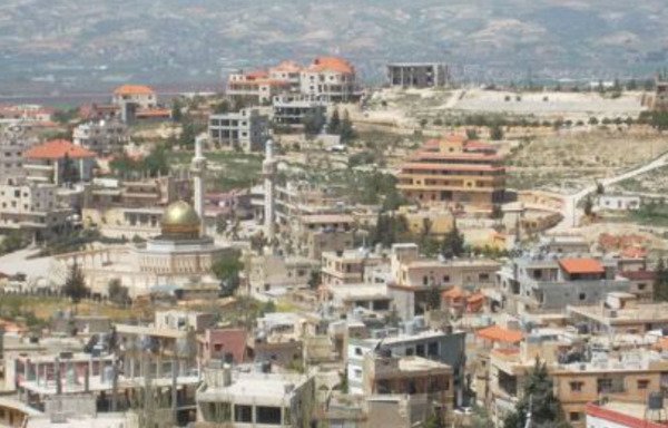 تشير تقارير استخباراتية إلى أن الحرس الثوري الإيراني أنشأ قاعدة بالقرب من بيت مبارك على الحدود الشرقية للبنان. ومن المعروف أن قرية النبي شيت القريبة والتي تظهر في الصورة، هي معقل لحزب الله. [حقوق الصورة لبلدية النبي شيت]