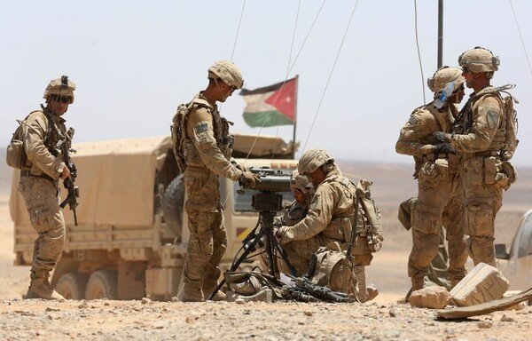 US soldiers participate in the annual military exercises known as 'Eager Lion', near Maan, south of the Jordanian capital Amman on May 17th, 2017. Around 7,500 security personnel from the US, Jordan and 26 other nations are planning to take part in 'Eager Lion 2019', which is slated to begin August 25th. [Khalil Mazraawi/AFP]