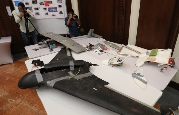 A picture taken on June 19th, 2018 in Abu Dhabi shows a drone Emirati armed forces say was used by the Houthis in Yemen in battles against Arab coalition forces. [Karim Sahib/AFP] 