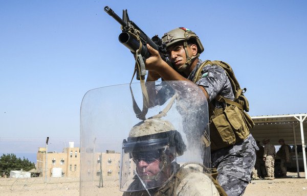 US and Jordanian marines conducted numerous bilateral training exercises ranging from simulated crowd control to firing non-lethal munitions as part of Exercise Eager Lion 2019. [Photo courtesy of US CENTCOM]