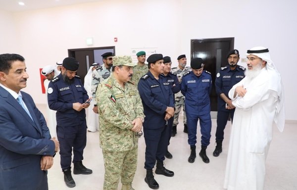 Kuwait National Guard and police commanders inspect Kuwaiti oil installations. [Photo courtesy of Kuwait News Agency]