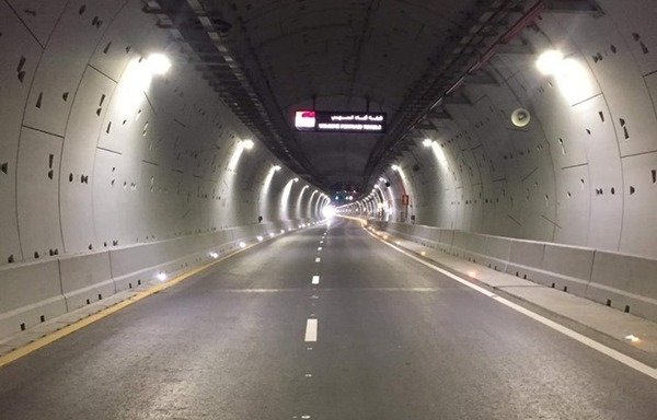 Construction work has recently been completed on two tunnels which connect Port Saeed province to the Sinai peninsula. Each tunnel has a traffic capacity of 2,000 vehicles per hour, with an average of 40,000 vehicles passing through it per day. [Mohammed Mahmoud/Al-Mashareq]