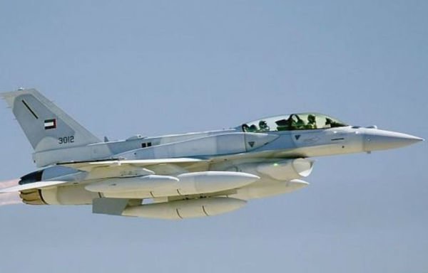 A US-made F-16/Block 60 jet fighter of the UAE Air Force takes part in a training flight. [Photo courtesy of Security and Defence Arabia website]