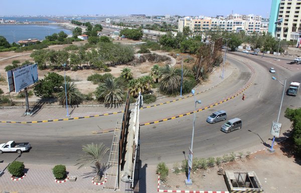 This picture taken on November 6th shows a general view of a road in the Yemen port city of Aden. [Saleh al-Obeidi/AFP] 