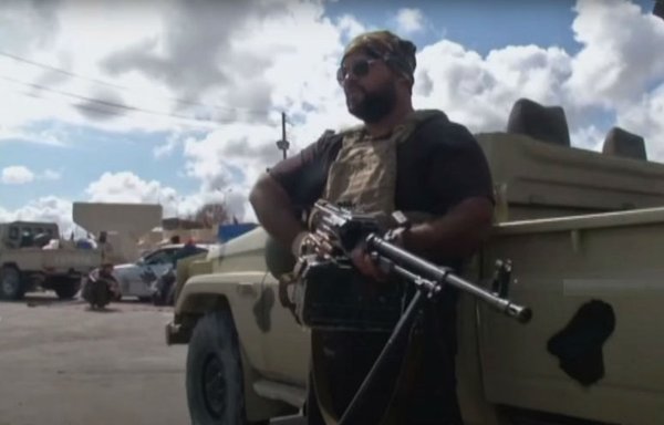 Mercenaries of various nationalities, including Syrians, are taking part in the ongoing fighting in Libya. [Photo courtesy of Libya al-Ahrar TV]