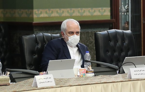 Iranian Foreign Minister Mohammad Javad Zarif attends a meeting at the national anti-coronavirus headquarters. [Photo via Iranian government information page]