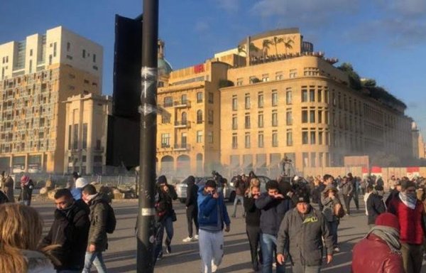 Protestors pour into the streets of Beirut to decry the collapse of the economy, as clashes erupt between supporters and opponents of Hizbullah on June 6th. [Photo circulated online]