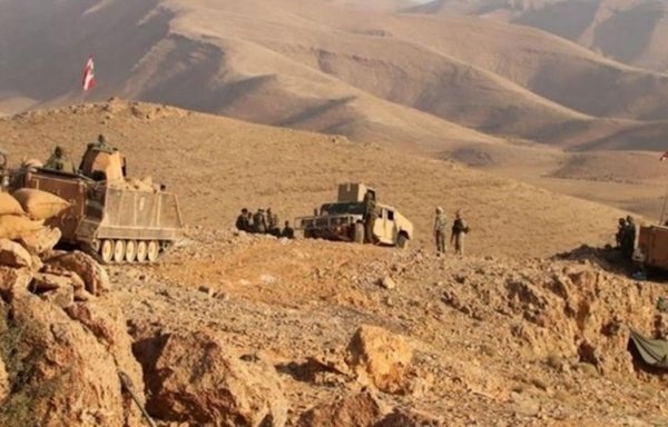 Lebanese soldiers close illegal crossings with Syria in al-Mushrif area of the north-eastern mountain range. [Photo courtesy of the Lebanese Army Command's Directorate of Guidance]