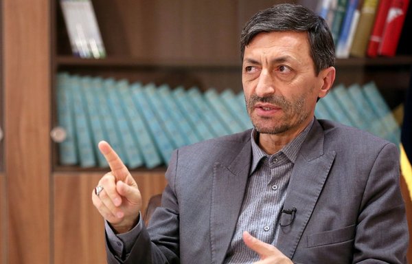 Mostazafan Foundation director Parviz Fattah in April 2020. [Photo courtesy of Etemad Online]