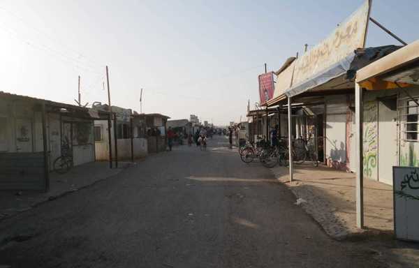 الحياة تعود شيئا فشيئا إلى مخيم الزعتري للاجئين. [حقوق الصورة لباسل الشحمة]