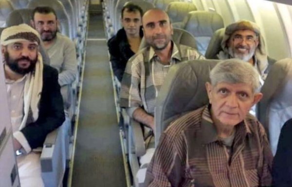 The Houthis on Thursday (July 30th) released six members of the Bahai faith, seen here on a UN-provided plane, and deported them the same day. [Photo circulated on social media]