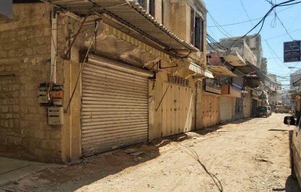 Streets are empty and shops closed in south Lebanon's Tyre as the country faces its worst economic crisis in years. [Al-Mashareq]