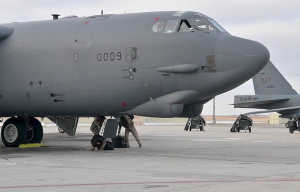 Video grab shows US Air Force B-52H Stratofortress aircrews getting ready to conduct a short-notice, long-range mission into the Middle East on November 21st.[US CENTCOM]