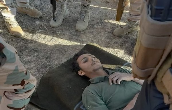 An ISIS element detained by Iraqi troops in Salaheddine on December 2nd. [Photo circulated on social media]