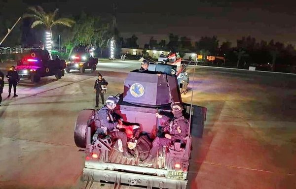 Iraqi elite forces deploy in Baghdad on December 25 to counter the threat posed by pro-Iran Asaib Ahl al-Haq, after Iraqi forces arrested members of the militia in connection with a December 20 attack on the US embassy in Baghdad. [Al-Haqiqa TV Facebook page]