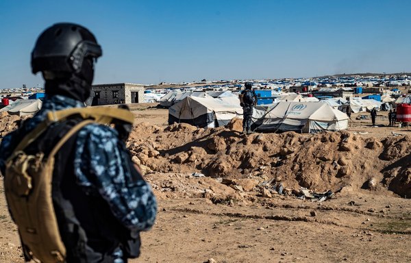 Special forces of the Syrian Democratic Forces keep watch on March 30, 2021 in the vicinity of al-Hol camp. [Delil SOULEIMAN / AFP]