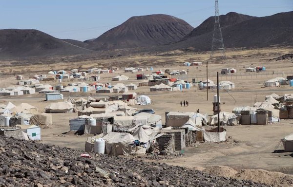 Al-Khair camp in Yemen's Marib province was hit with direct artillery shelling in the Houthis' latest offensive on the city. [Executive Unit for IDPs]