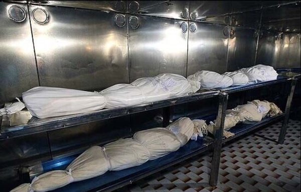 صورة لمشرحة مستشفى في إيران التقطت يوم 11 تموز/يوليو. قال مسؤولون في سيستان وبلوشستان إن مشارح المحافظة ممتلئة كليا. [Hamshahrionline.ir]