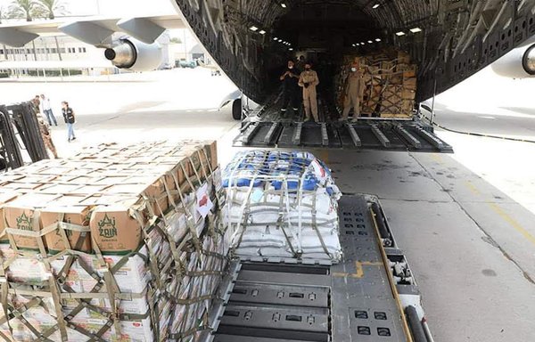 Food aid sent to Lebanon from Qatar will help the army cope with the difficult economic conditions in Lebanon. [Lebanese Army Directorate of Guidance]