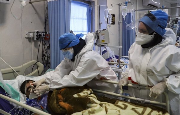 The fifth wave of COVID-19 in Iran has exhausted health workers. [Tejaratnews.com]