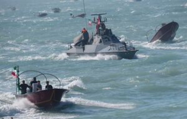 Iran's claims that the US Navy had seized a vessel in the Sea of Oman were dismissed as "bogus" by US officials. [Mashreghnews.ir]