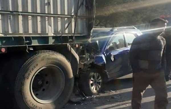 قال أهالي المنطقة إن الحوادث المرورية تقع يوميا على الطرق الرئيسة في مدينة تدمر ومحيطها جراء أهمال صيانة الطرقات وغياب الإنارة وخدمات البنية الأساسية. [سانا]