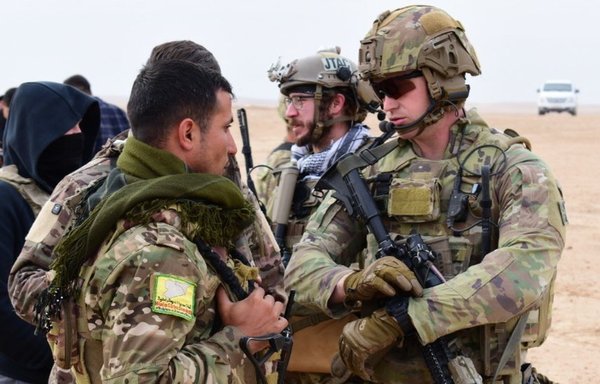 US troops co-ordinating with Syrian Democratic Forces (SDF) in their fight against ISIS in Deir Ezzor on December 7. [CENTCOM]