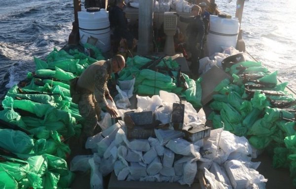 US 5th Fleet ships on December 20 seized approximately 1,400 AK-47 assault rifles and 226,600 rounds of ammunition from a stateless fishing vessel assessed to have originated in Iran. [US Navy]