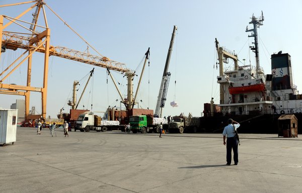 تصویری که در روز ٢٩ اسفندماه ١٣٩٩ گرفته شده است، بندر الحدیده یمن را در دریای سرخ نشان می‌دهد که در حال حاضر تحت تسلط حوثی‌ها است. [خبرگزاری فرانسه]