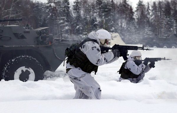 Russian troops drill near the Ukrainian border January 29. [Russian Defence Ministry]