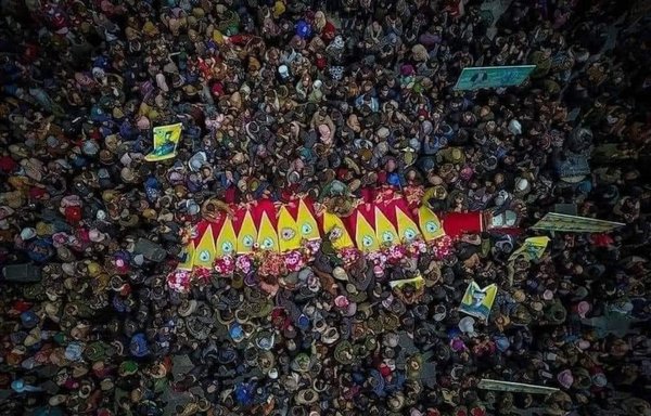 Residents of northeast Syria participate in the funeral procession of the SDF fighters killed during the stand-off with ISIS militants at the Sinaa prison in al-Hasakeh province, on February 2. [Syrian Democratic Forces/Twitter]